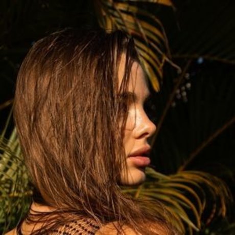 Anison Kate adult model pics