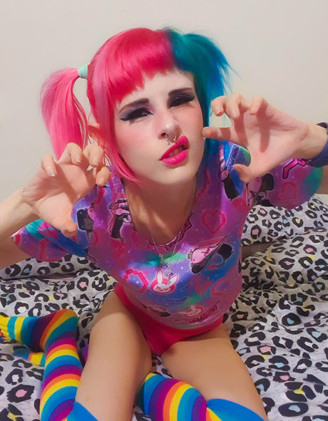 Sammy Splosion model exclusive pic