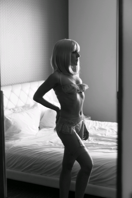 Olivia Hack naked model pictures