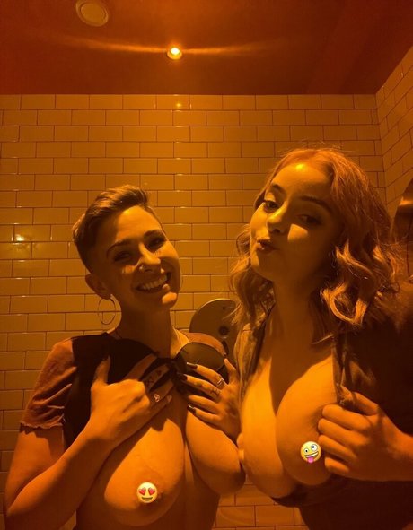 emilychestnut pornstar pictures