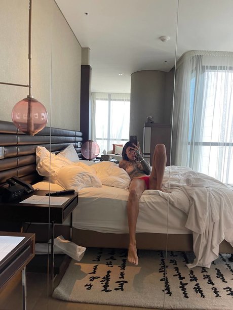 Sasha Beart model beautiful picture