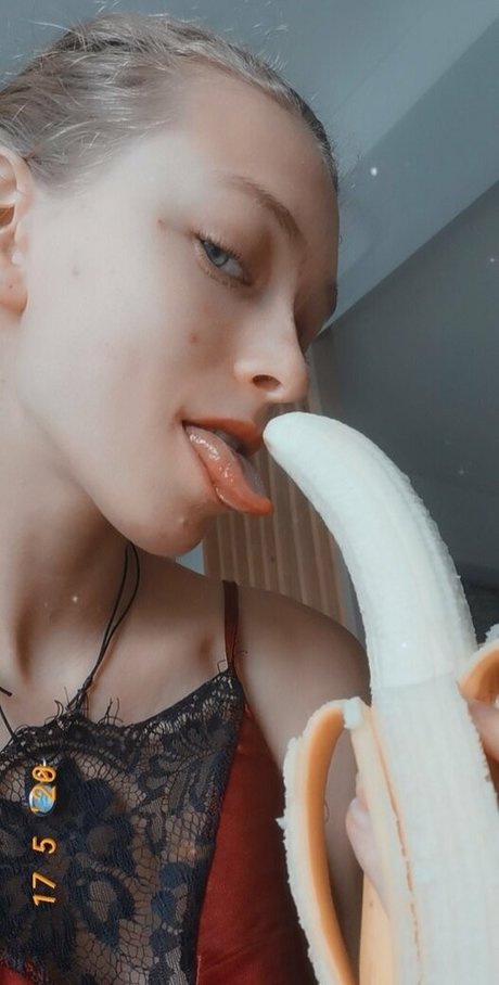 Evaveil sexy actress picture