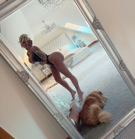 Candy Charms nude pornstar picture