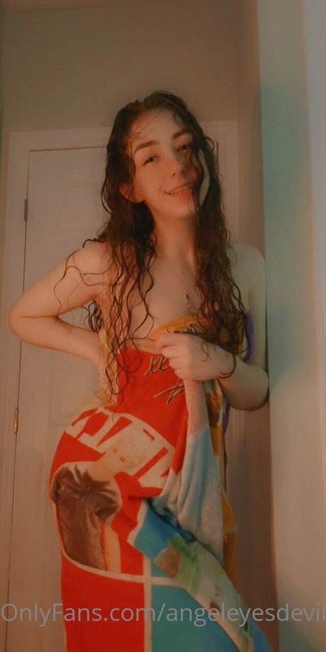 Angel Eyes Devil Thighs pornstar nude images