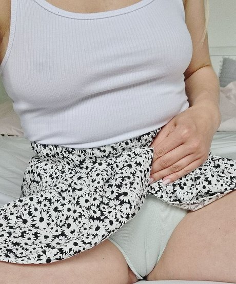 Rose Jones nude pornstar pic