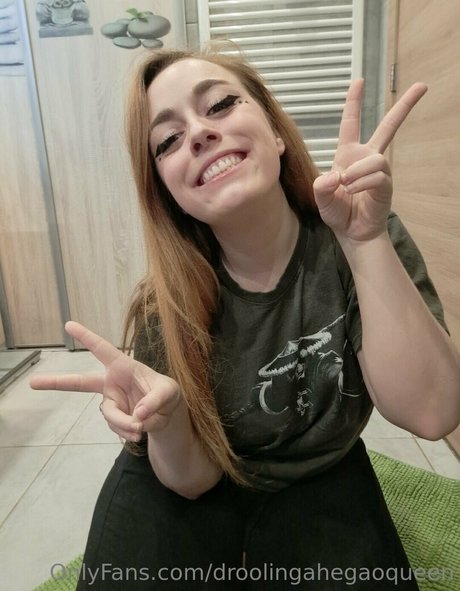 DroolingAhegaoQueen pornstar hd picture