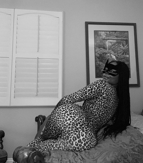 karliebaby k hot model image