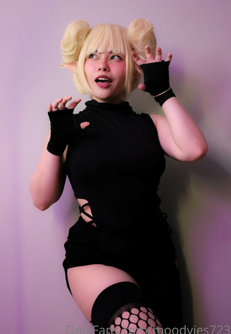 Moodyjes723 model high quality images