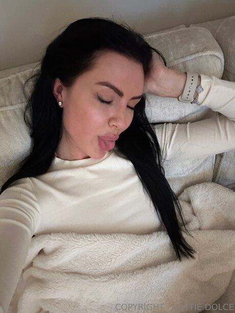 lottie dolce_ free star pics