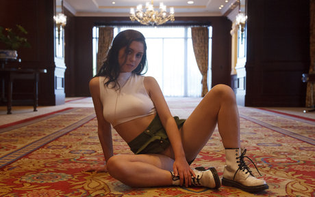 Riley Summers pornstar adult img