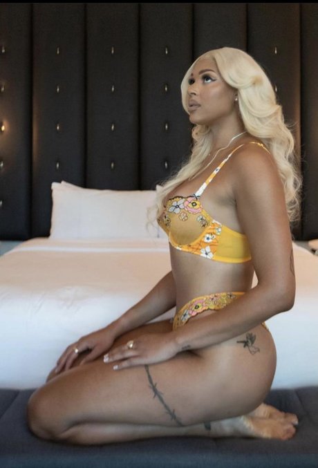 Elizabeth Cambage pornstar hd image