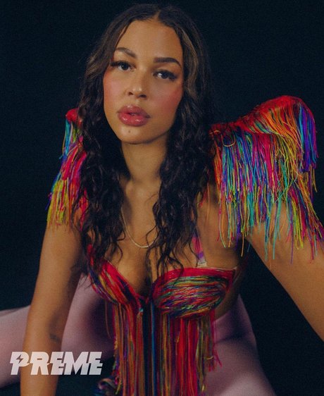 Elizabeth Cambage exclusive pornstar photo