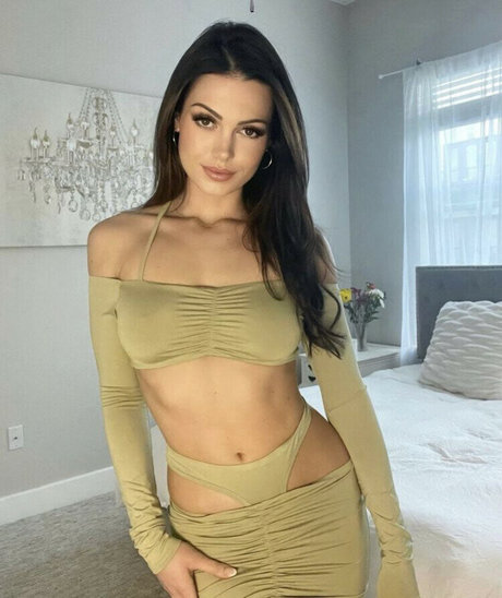 Fernanda Santini hd pornstar image