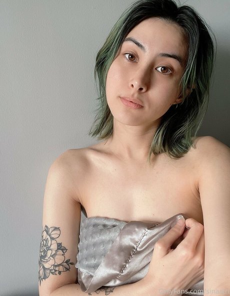 Sinastri model erotic image