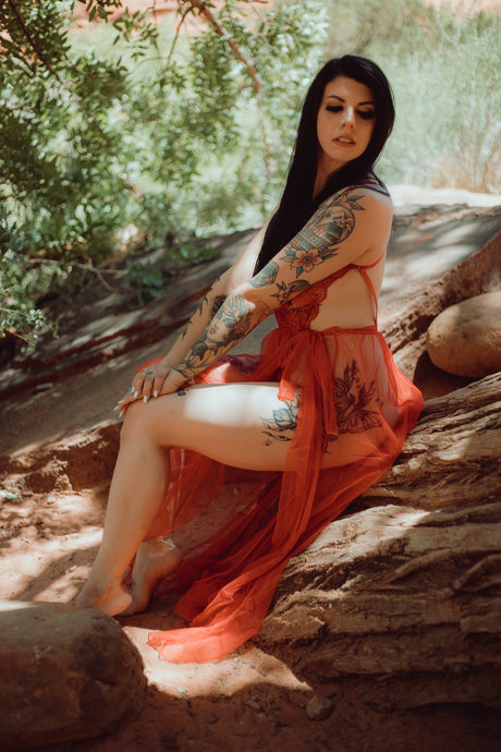 Thatsoraven95 pornstar naked pics