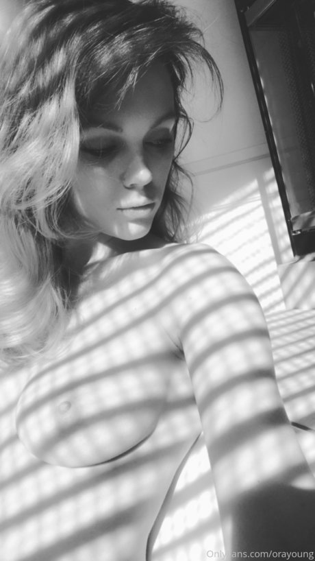 Ora Young model top pic