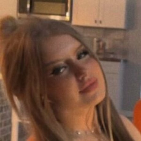 Duckie Ho star exclusive photos