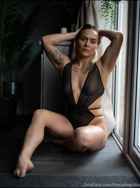 Sadie Gibbs hot model pics