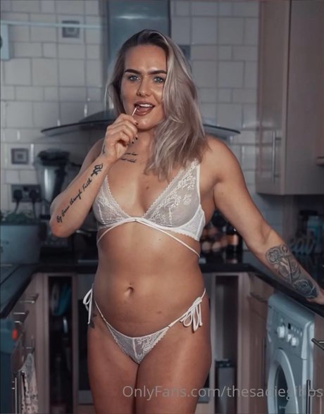 Sadie Gibbs exclusive model img