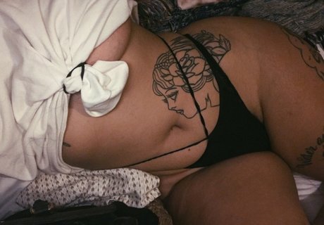 Bailey Arber pornstar naked img