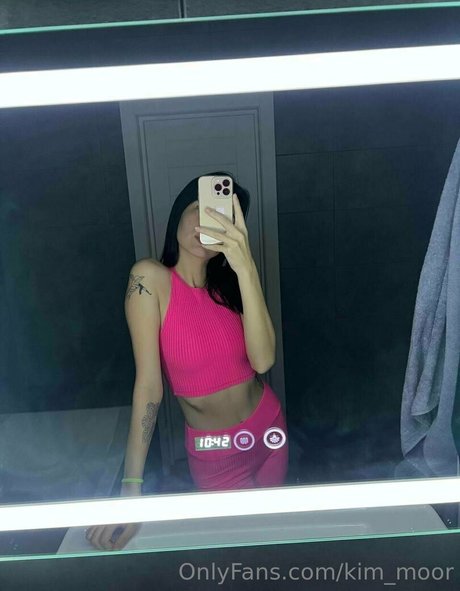 Kim Moor naked actress photo