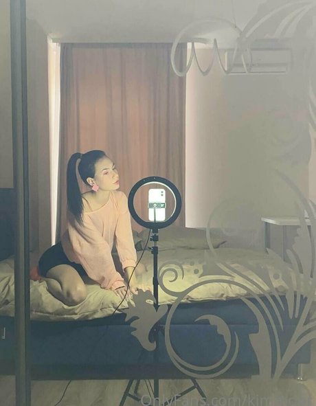 Kim Moor model exclusive photos