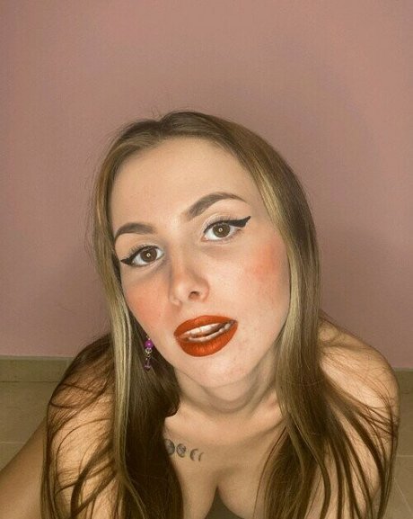 nuriacaldenteyy pornstar erotic pictures