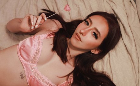 Hannah Urman star art pic