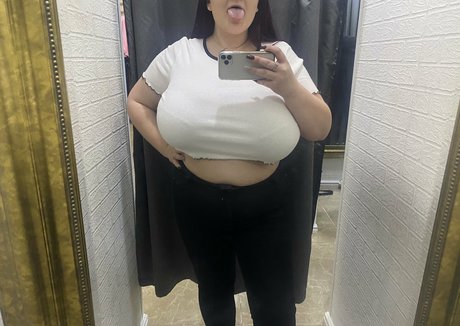 Gigantits model art gallery