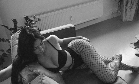 lrsrfrt model exclusive image