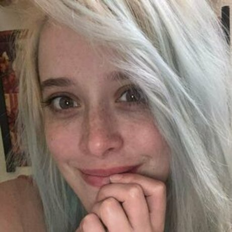 Scarlet Moon high quality actress image