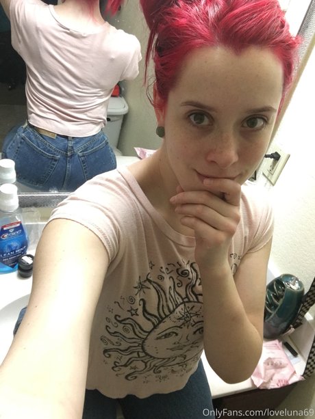 Scarlet Moon nice star galleries