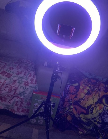 Scarlet Moon naked actress gallery