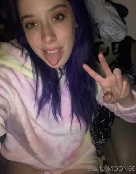 Scarlet Moon pornstar naked pic