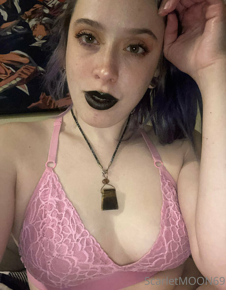 Scarlet Moon adult star photos