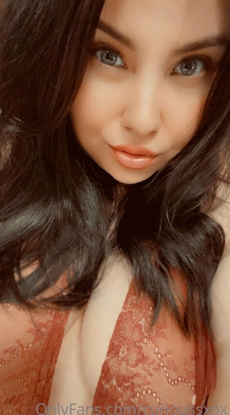 Curioussxox star sexy pics