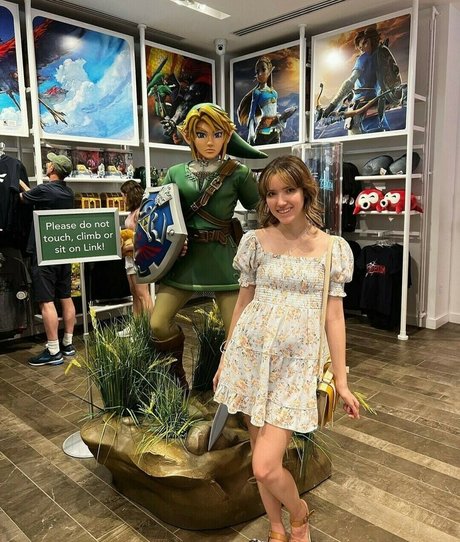 Strawberry Girl Kairi_ model nude pic