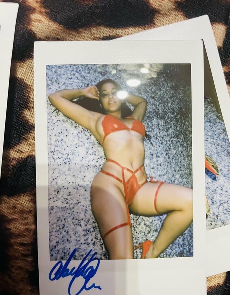 Abella Anderson pretty actress photos