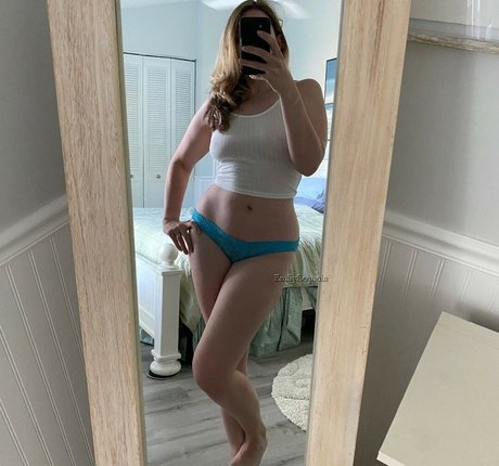 Emily Sequoia high quality model pics