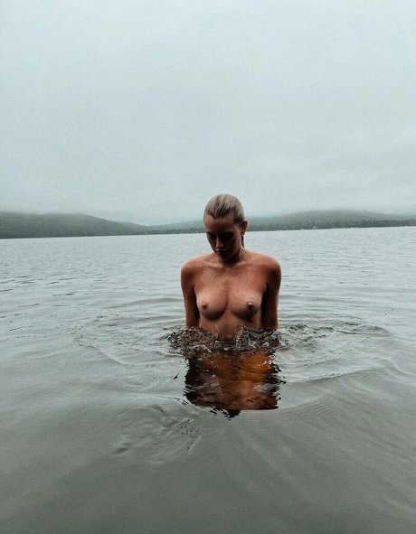 Chloe Verhagen model high quality image