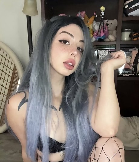 moon faae perfect model photo