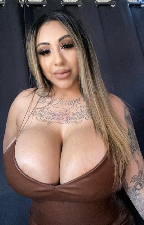 Missdaisyp erotic pornstar pics