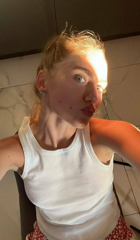 eva e pornstar top pic