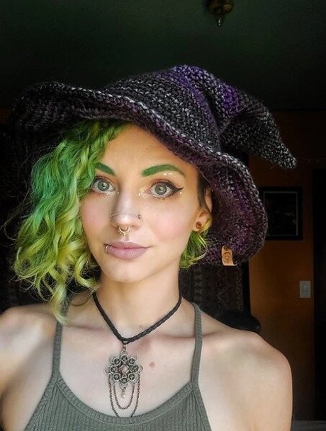 SchlebBzz pretty pornstar image