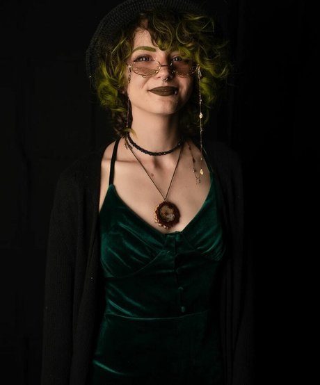 SchlebBzz pornstar nude photos