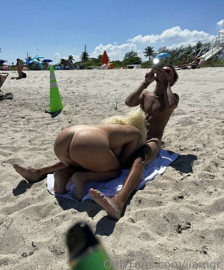 hannahtwin01 model erotic picture