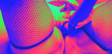 dream lily sexy model picture