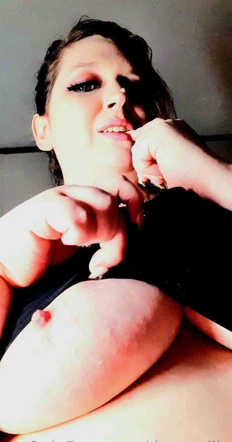 dream lily sexy actress image