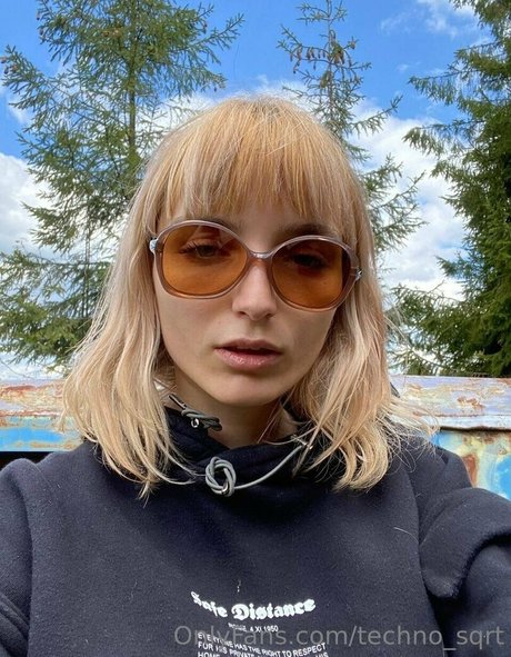 techno sqrt naked pornstar pic