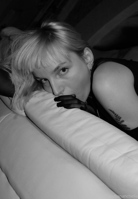 techno sqrt nude pornstar image